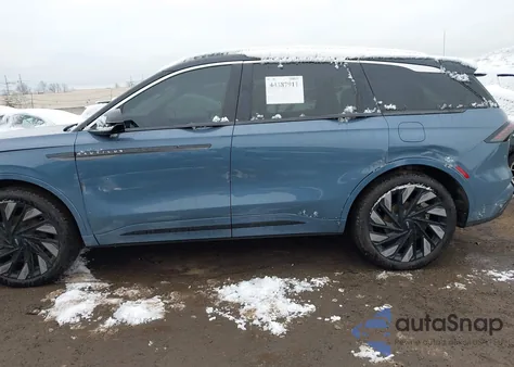 2025 Lincoln Nautilus Black Label z USA, uszkodzony, nr VIN 5LMPJ9JA5SJ914189